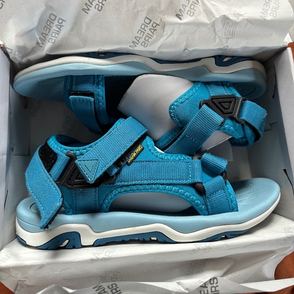 Dream Pairs Shoes - Brand New Sandals